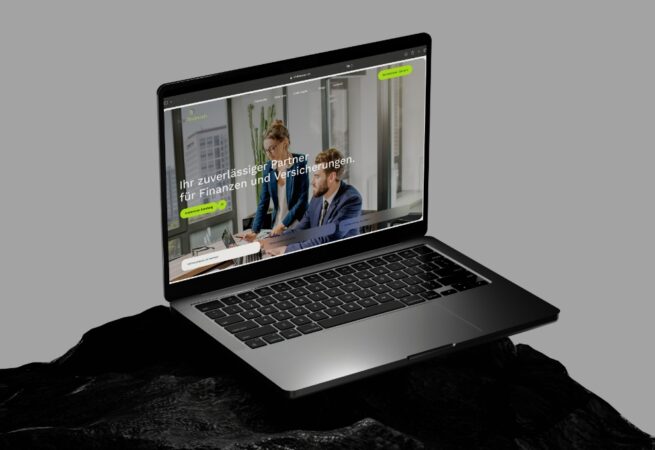 InfoFinanzen insurance broker website — Switzerland German language DETAY Tech