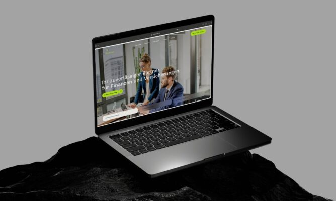 InfoFinanzen insurance broker website — Switzerland German language DETAY Tech